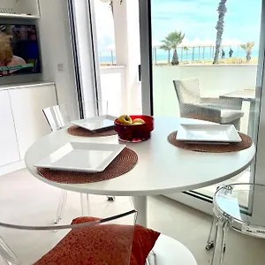 Windsurf Front Apartment